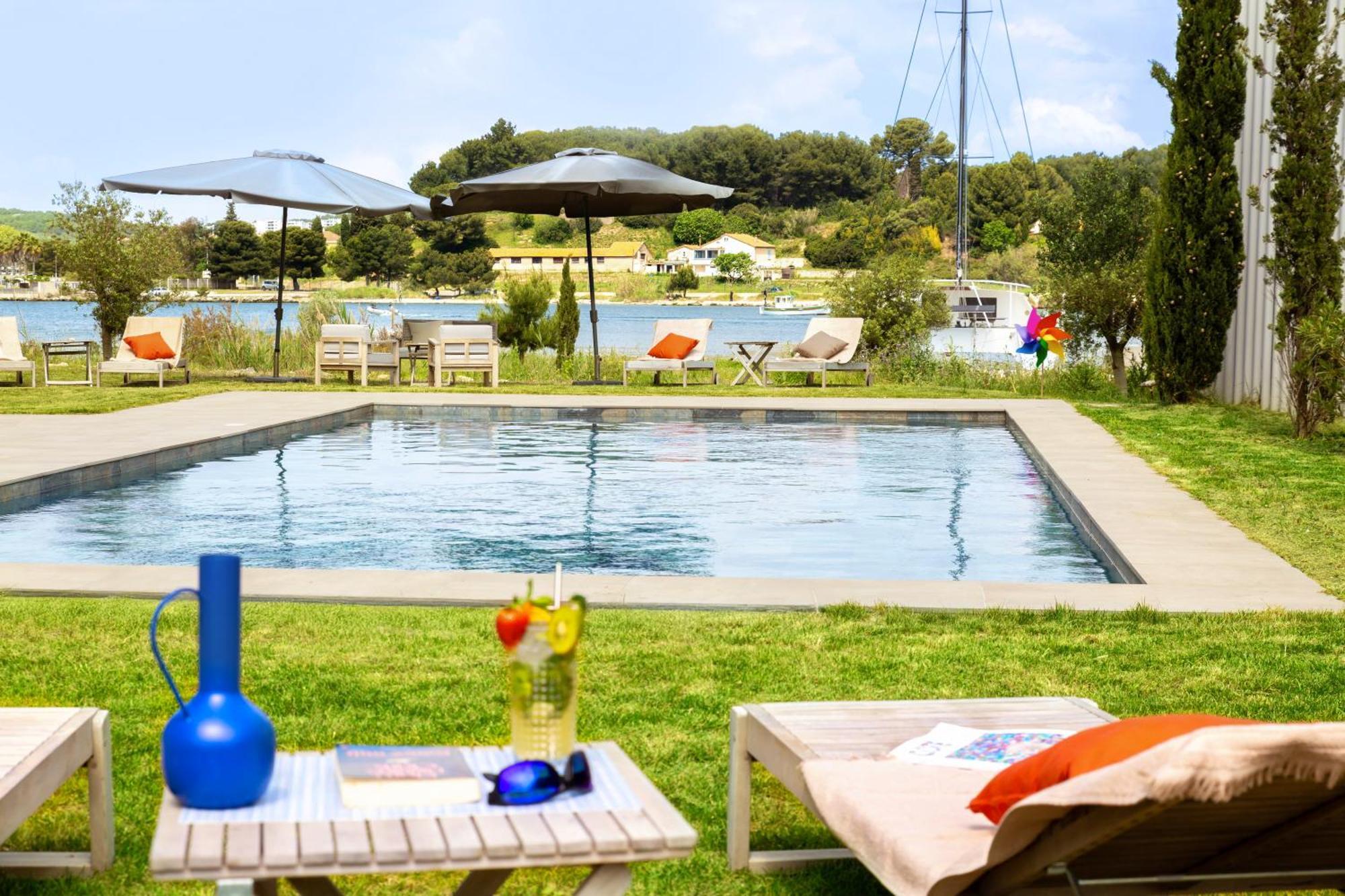 Hotel Golden Tulip Martigues Provence Exterior foto
